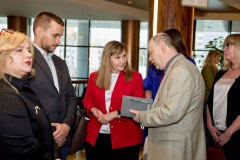 photo_5321352257003523492_y